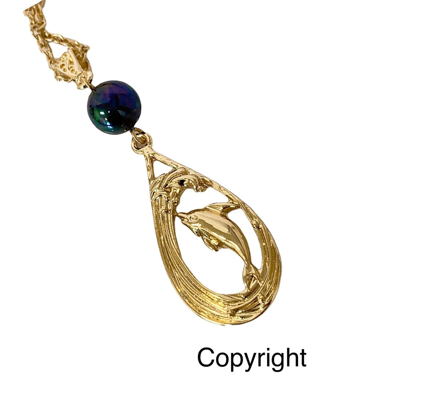 Hawaiian Dolphin Teardrop : Hamilton Gold Necklace with Shell Pearls