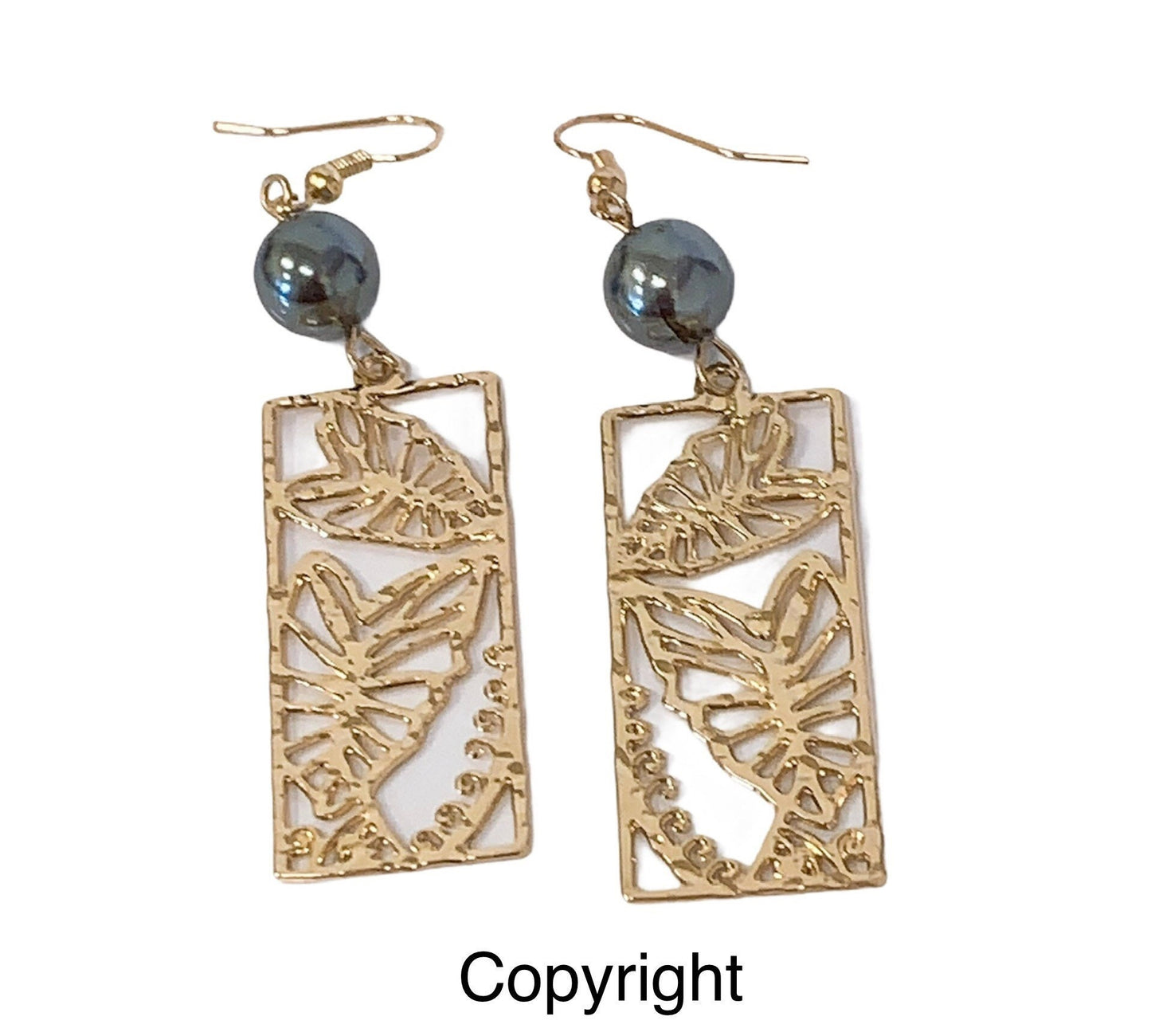 Hawaiian Taro Leaf : Hamilton Gold Earring with  Shell Pearls