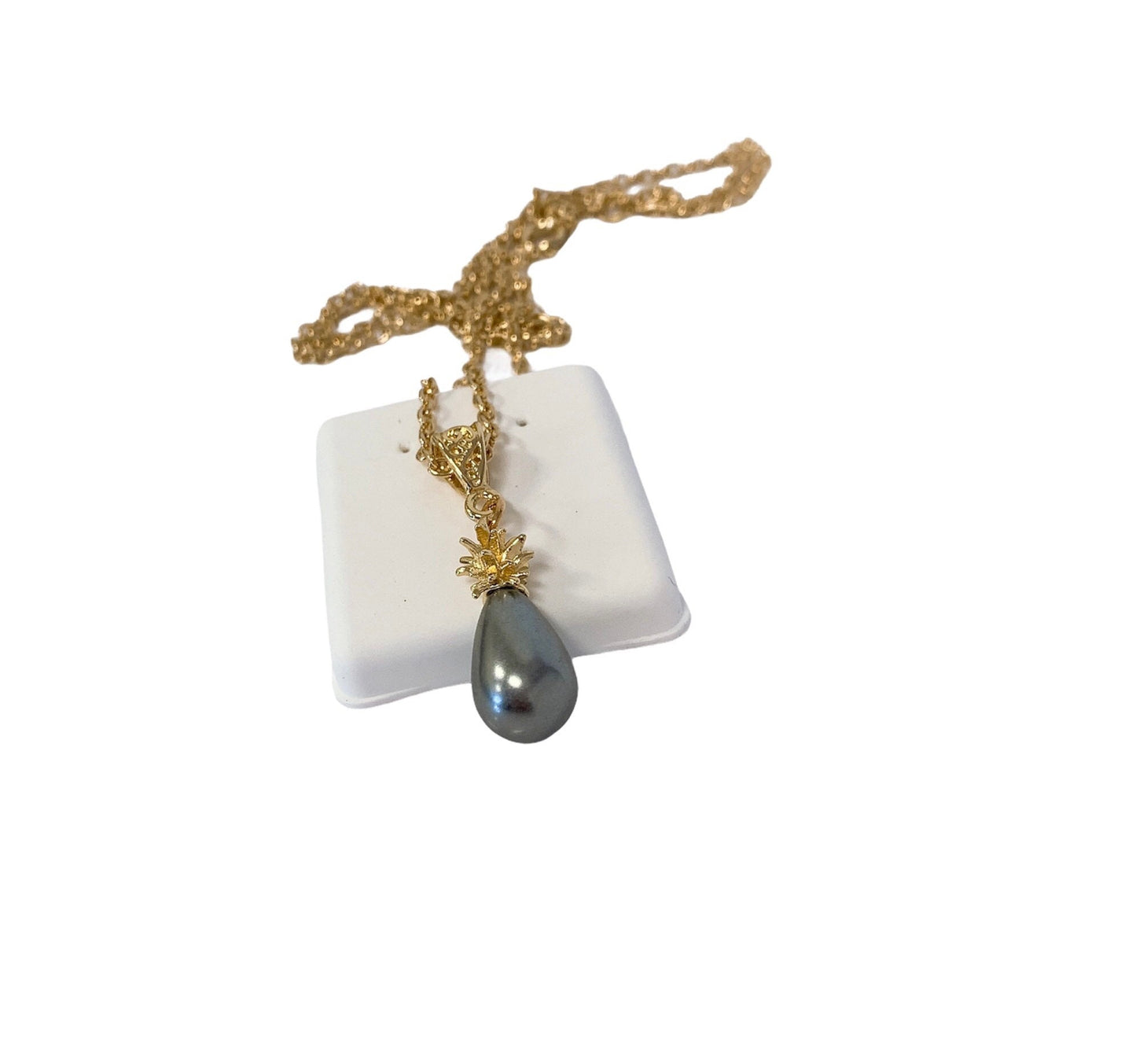 Teardrop Shell Pearl Pineapple : Hamilton Gold Necklace