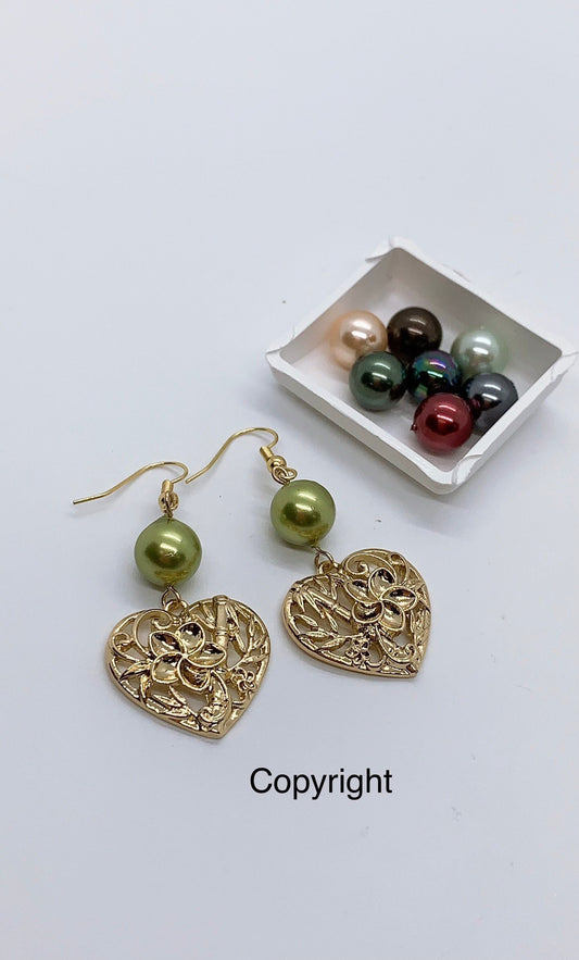 Heart with Bamboo and Plumeria Flowers: Hamilton Gold Earring with Shell Pearls