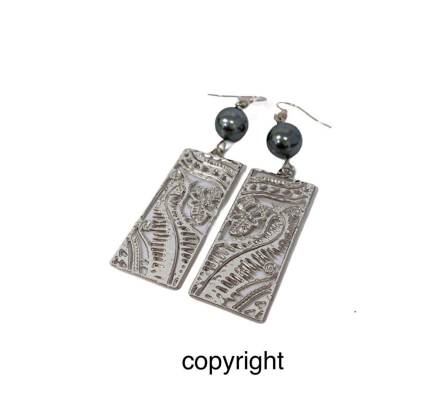 Tropical Tribal Fern Leaf: Hamilton Silver Hapu'u Leaf Earring with Shell Pearls