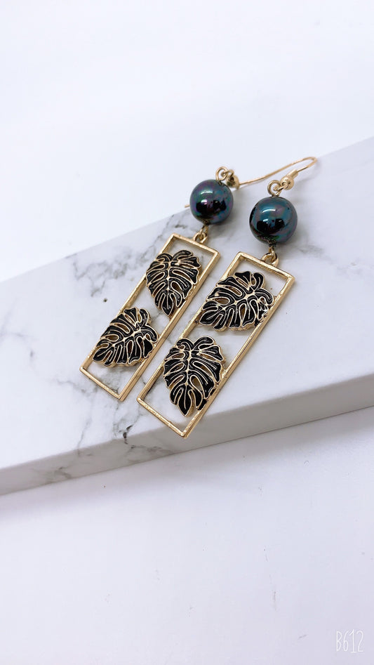 Monstera Leaf Black Enamel : Hamilton Gold Earring with Shell Pearls