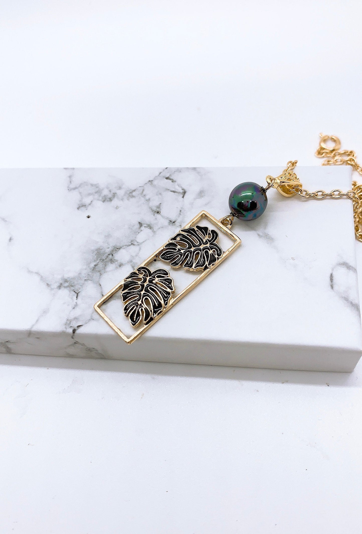 Monstera Leaf Black Enamel : Hamilton Gold Earring with Shell Pearls