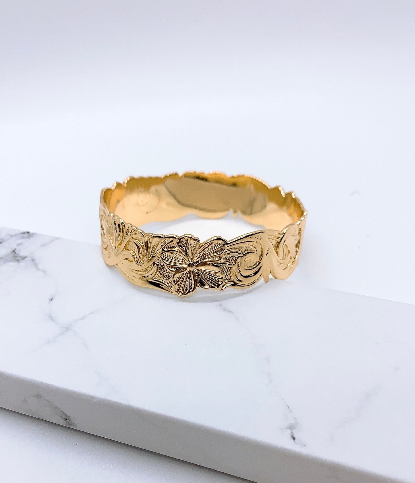 Customize Name 20mm Hibiscus Hawaiian Hamilton Gold Bangle