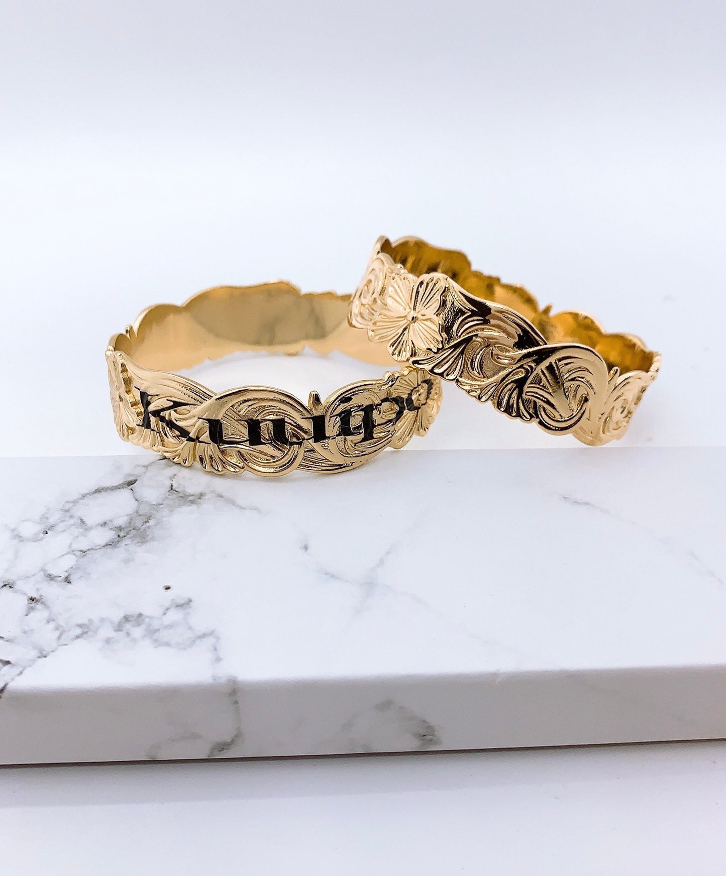 Customize Name 20mm Hibiscus Hawaiian Hamilton Gold Bangle