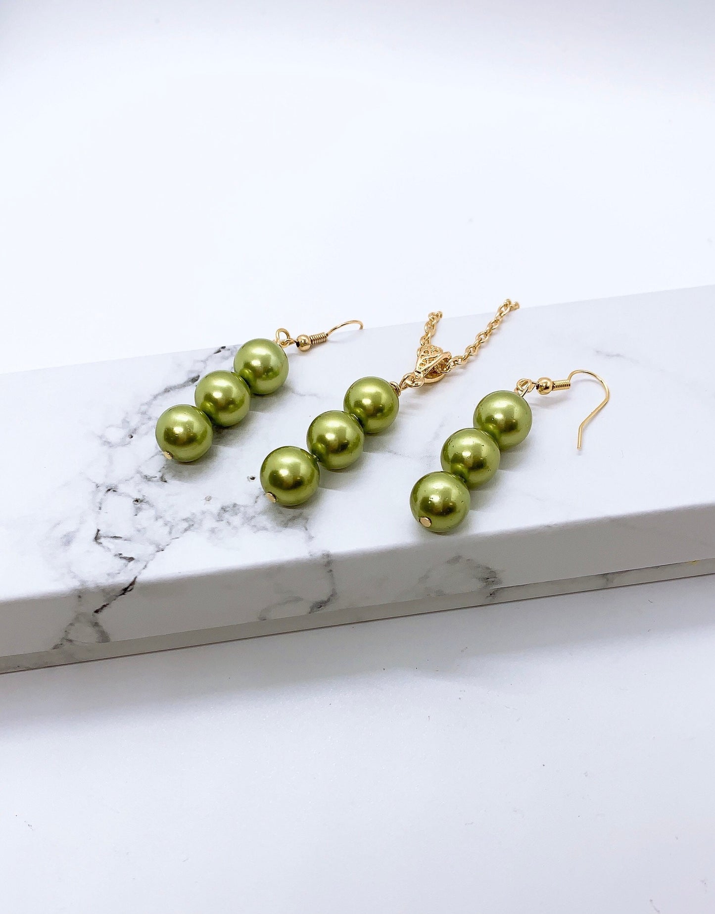 10MM Vertical Triple Shell Pearl: Hamilton Gold Earrings Necklace