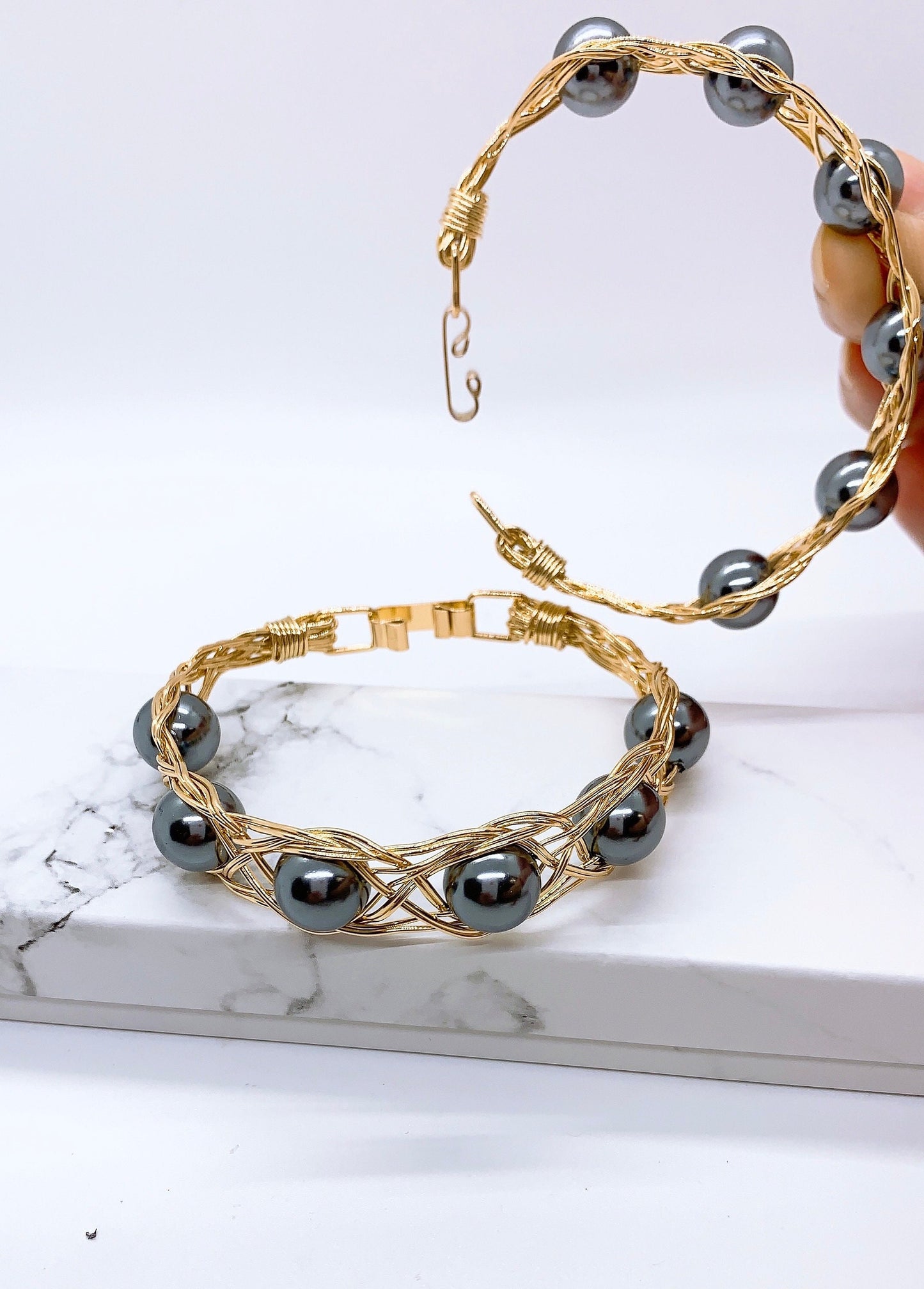 Wire Wrap Black Shell Pearl Hamilton Gold Bracelet