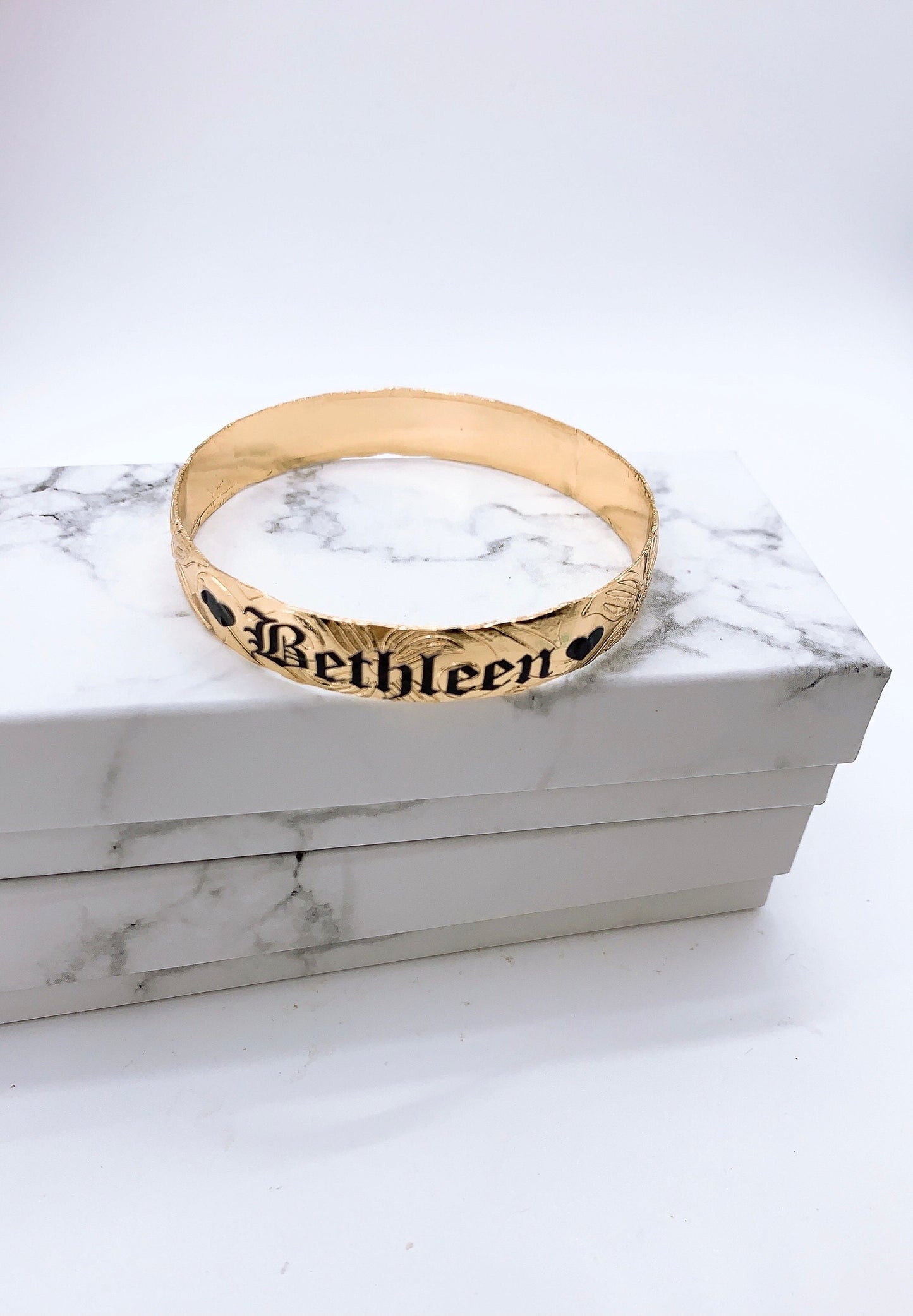 Customize Name 10MM Hawaiian Hamilton Gold Bangle