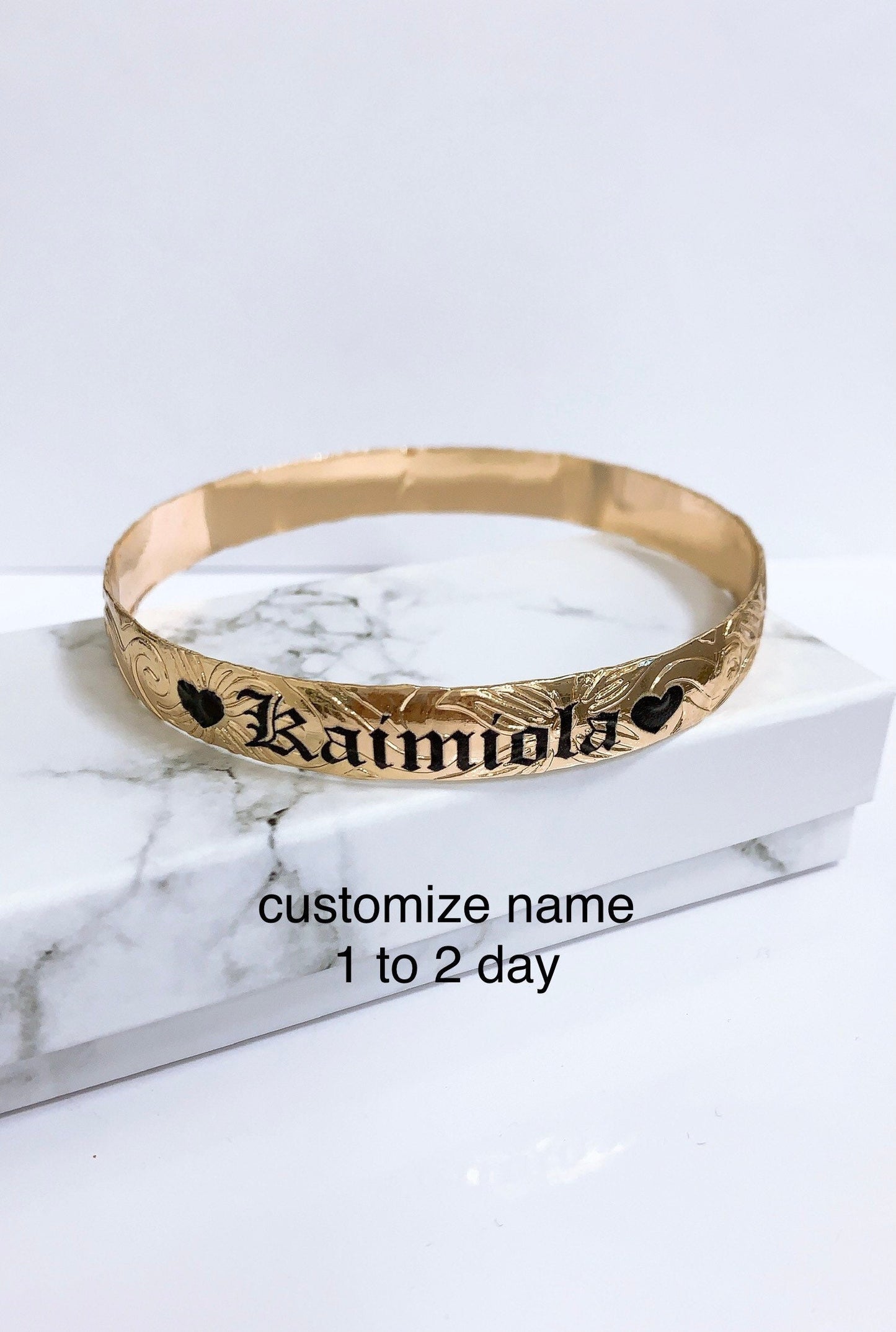 Customize Name 10MM Hawaiian Hamilton Gold Bangle