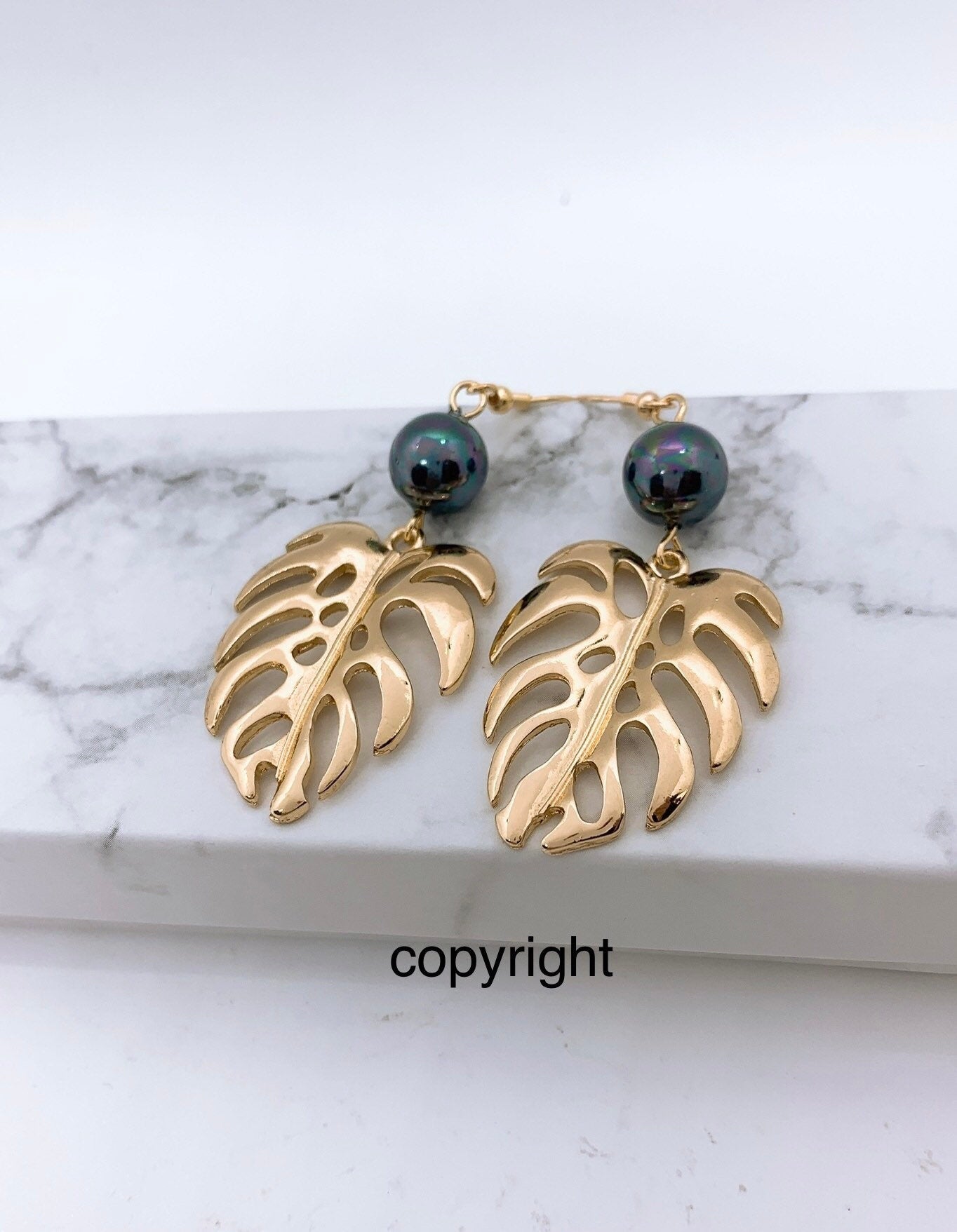 Monstera Leaf : Hamilton Gold Earring with  Shell Pearls